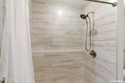 Bath - 5329 E 42nd Ave, Anchorage, AK 99508 photo 7 of 8