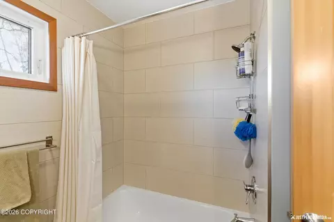 Bath - 5329 E 42nd Ave, Anchorage, AK 99508 photo 2 of 8