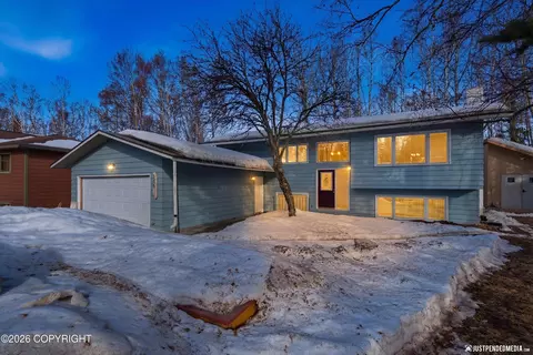 5329 E 42nd Ave, Anchorage, AK 99508