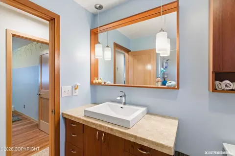 Bath - 5329 E 42nd Ave, Anchorage, AK 99508 photo 3 of 8