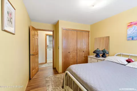 Bedroom - 5329 E 42nd Ave, Anchorage, AK 99508 photo 5 of 6