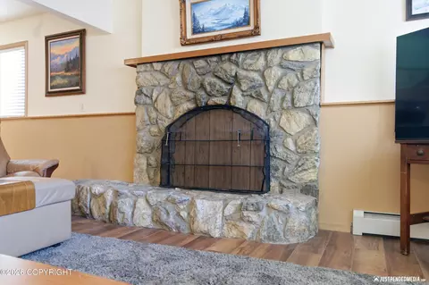 Living - 5329 E 42nd Ave, Anchorage, AK 99508 photo 10 of 10