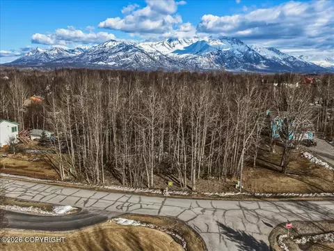 2105 N Kentucky Derby Dr, Palmer, AK 99645