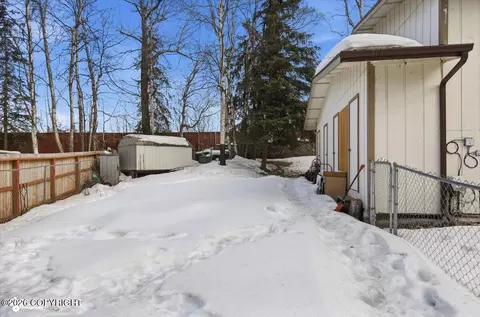 12521 Tanada Loop, Anchorage, AK 99515 photo 3
