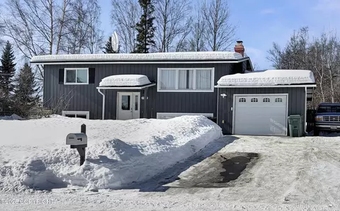 3830 Crosson Cir, Anchorage, AK 99517