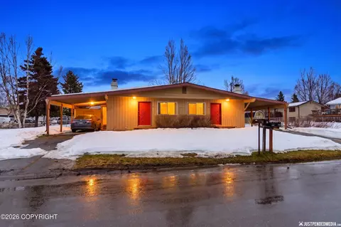 7001 Rovenna St, Anchorage, AK 99518