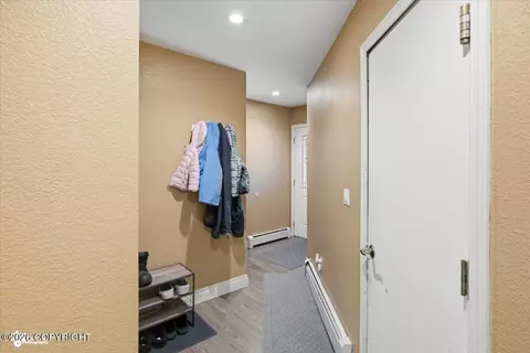 Entry Way - 7803 Raymar Cir, Anchorage, AK 99518 photo 3 of 3