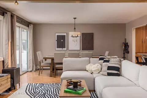 654 Highlander Cir, Anchorage, AK 99518