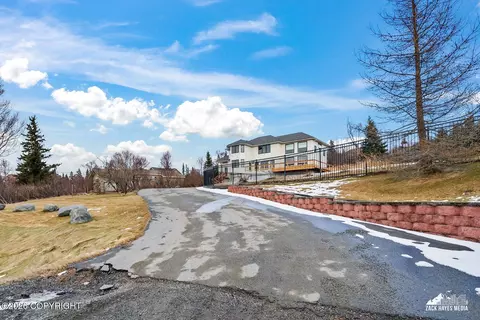 17135 Belarde Ave, Anchorage, AK 99516