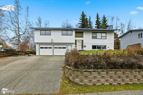 1601 Baylor Way, Anchorage, AK 99508