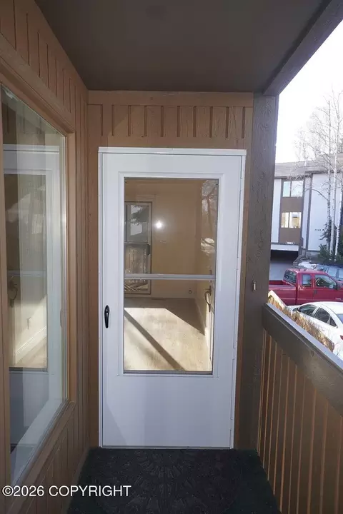 7518 Foxridge Way # 1F, Anchorage, AK 99518