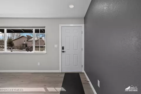 16717 Eleonora St, Eagle River, AK 99577 photo 5