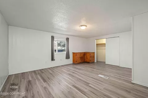 Bedroom - 6006 Debarr Rd, Anchorage, AK 99504 photo 3 of 5