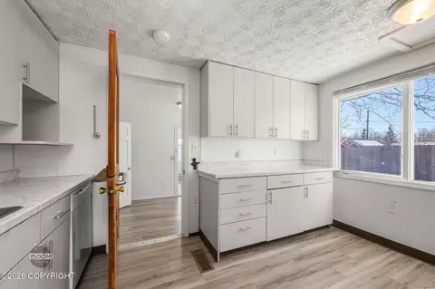 Kitchen - 6006 Debarr Rd, Anchorage, AK 99504 photo 5 of 5