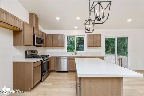 Kitchen - 7651 E Obsidian, Wasilla, AK 99654 photo 5 of 6