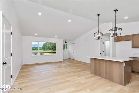 Living - 7651 E Obsidian, Wasilla, AK 99654 photo 6 of 6