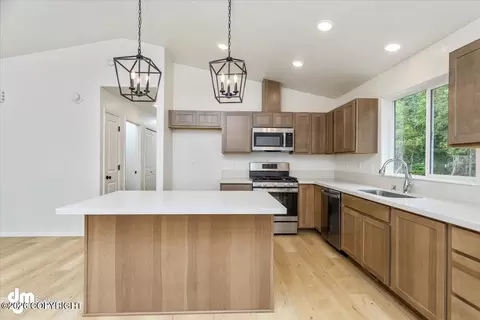 Kitchen - 7651 E Obsidian, Wasilla, AK 99654 photo 3 of 6