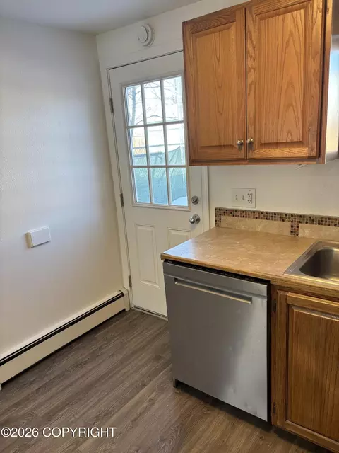 203 N Hoyt St, Anchorage, AK 99508