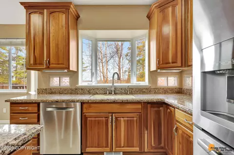 Kitchen - 17201 Yellowstone Dr, Eagle River, AK 99577 photo 5 of 6