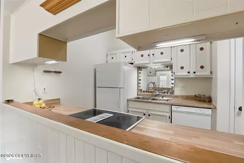 Kitchen - 3463 E 20th Ave # 34, Anchorage, AK 99508 photo 1 of 3