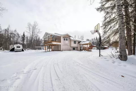 20735 Crabtree St, Chugiak, AK 99567 photo 2
