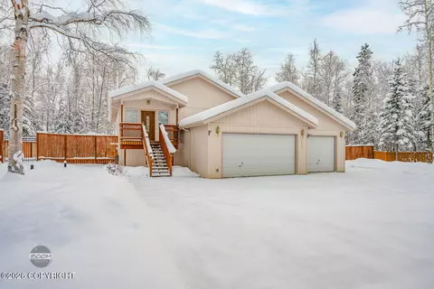 4156 N Cambric Cir, Wasilla, AK 99654