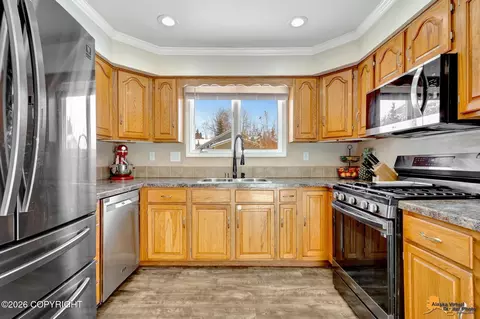 Kitchen - 9818 E Chichagof Loop, Eagle River, AK 99577 photo 2 of 3