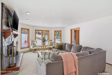 Living - 24407 Thunderbird Dr, Chugiak, AK 99567 photo 2 of 6