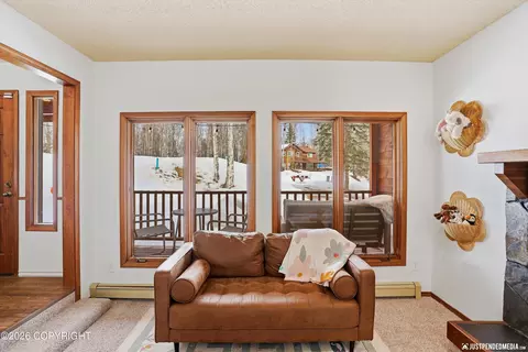 Living - 24407 Thunderbird Dr, Chugiak, AK 99567 photo 6 of 6