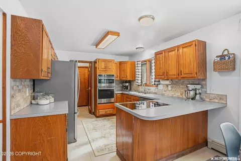 Kitchen - 24407 Thunderbird Dr, Chugiak, AK 99567 photo 2 of 4