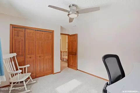 Bedroom - 24407 Thunderbird Dr, Chugiak, AK 99567 photo 6 of 7