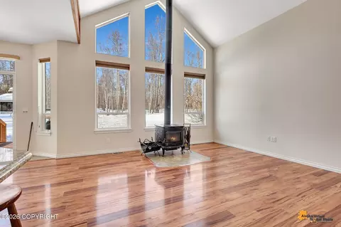 Living - 19626 Crabtree St, Chugiak, AK 99567 photo 2 of 3