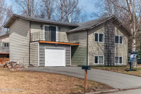 10121 Goodnews Ln, Anchorage, AK 99515