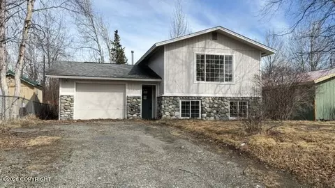 111 W Auklet Ave, Palmer, AK 99645