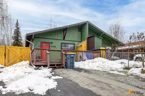 330 Dannilyn Cir, Anchorage, AK 99504