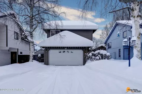 7471 Clairborne Cir, Anchorage, AK 99502