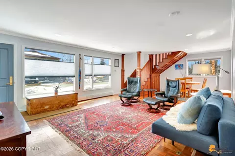 4002 Taft Dr, Anchorage, AK 99517