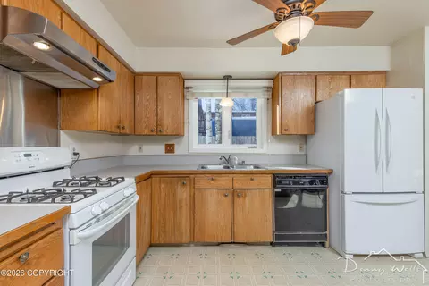 Kitchen - 3801 Hampton Dr, Anchorage, AK 99504 photo 1 of 2