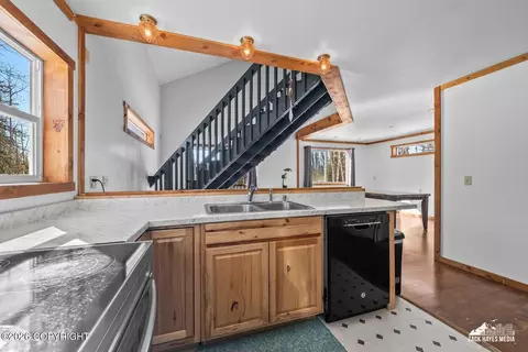 Kitchen - 14357 N Stormybrook Cir, Willow, AK 99688 photo 3 of 5