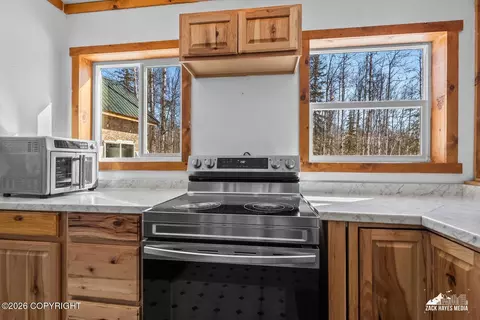 Kitchen - 14357 N Stormybrook Cir, Willow, AK 99688 photo 2 of 5