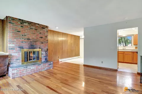 Living - 3003 Kerry Cir, Anchorage, AK 99504 photo 4 of 5