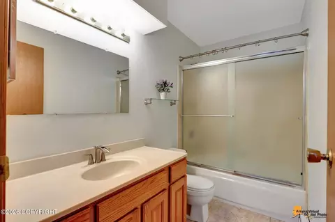 Bath - 3003 Kerry Cir, Anchorage, AK 99504 photo 3 of 3