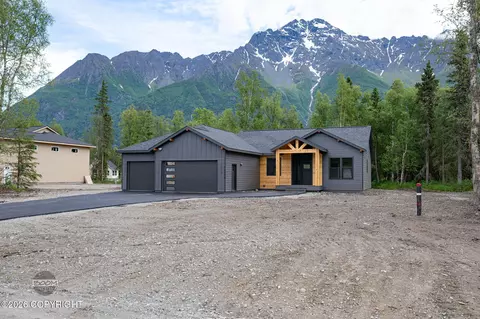 15188 E Alpine Cir, Palmer, AK 99645