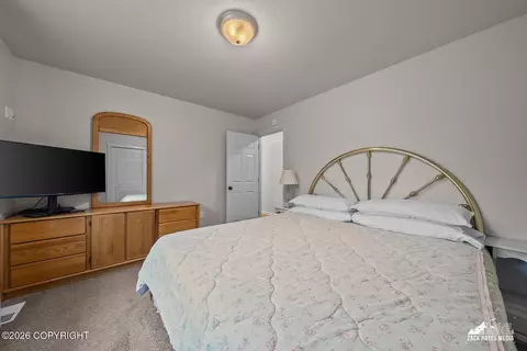 Bedroom - 8348 E Fork Cir, Wasilla, AK 99654 photo 4 of 6