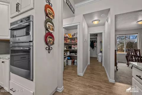 Entry Way - 8348 E Fork Cir, Wasilla, AK 99654 photo 4 of 8