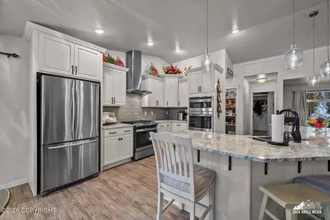 Kitchen - 8348 E Fork Cir, Wasilla, AK 99654 photo 4 of 12