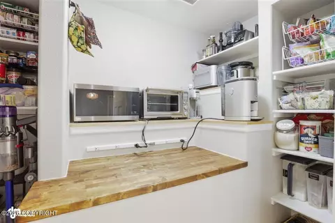 Kitchen - 10336 Le Doux Ln, Eagle River, AK 99577 photo 4 of 6