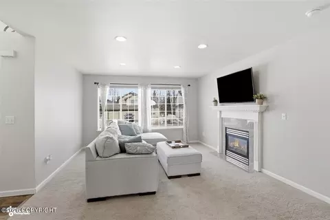 Living - 13311 Konrad Dr, Eagle River, AK 99577 photo 2 of 4