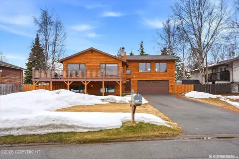9540 Emerald Dr, Anchorage, AK 99502