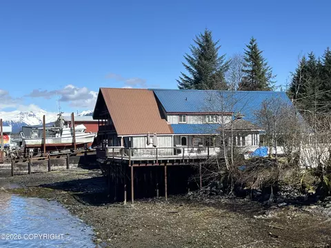 1004 S Nordic Dr, Petersburg, AK 99833